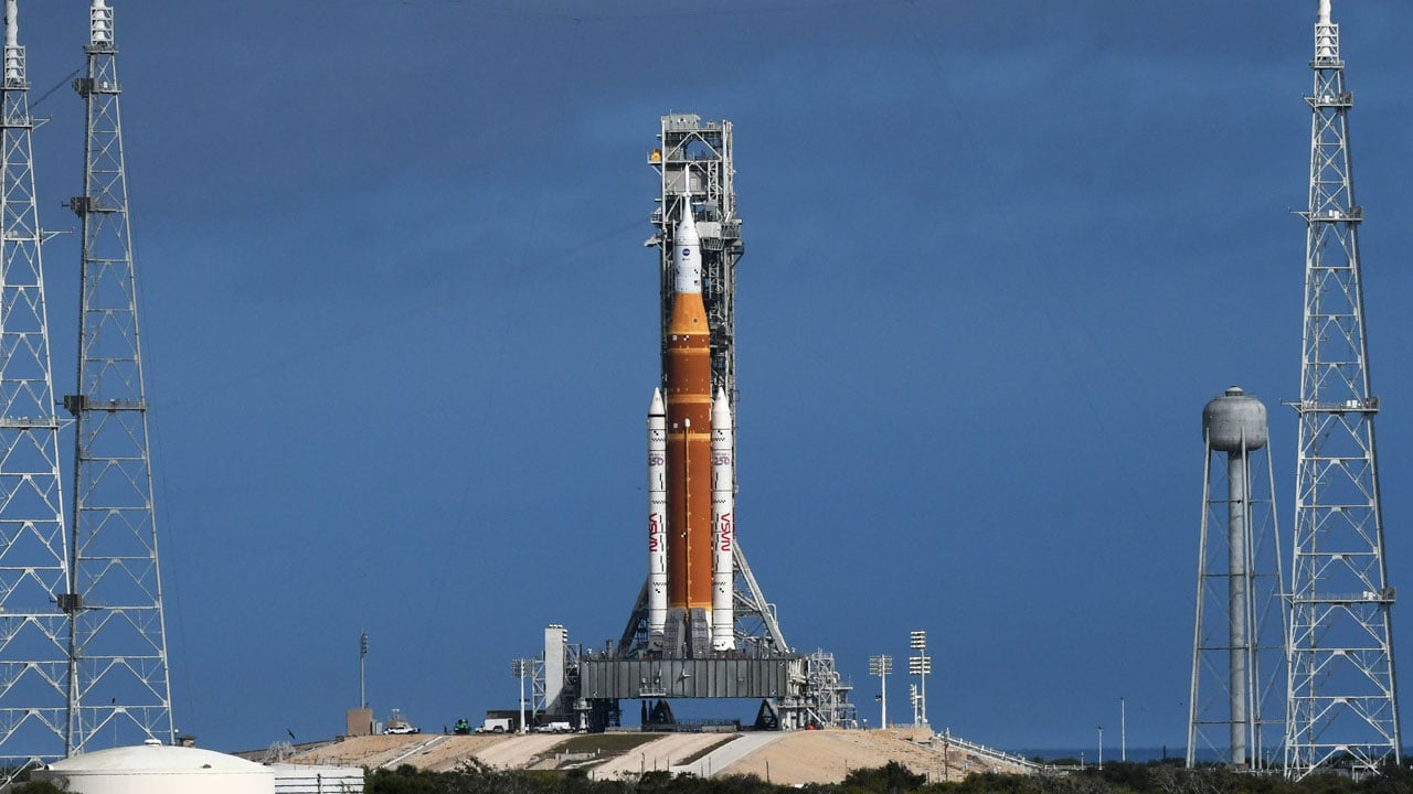 50 yıl sonra bir ilk! NASA, Ay uçuşu için düğmeye bastı