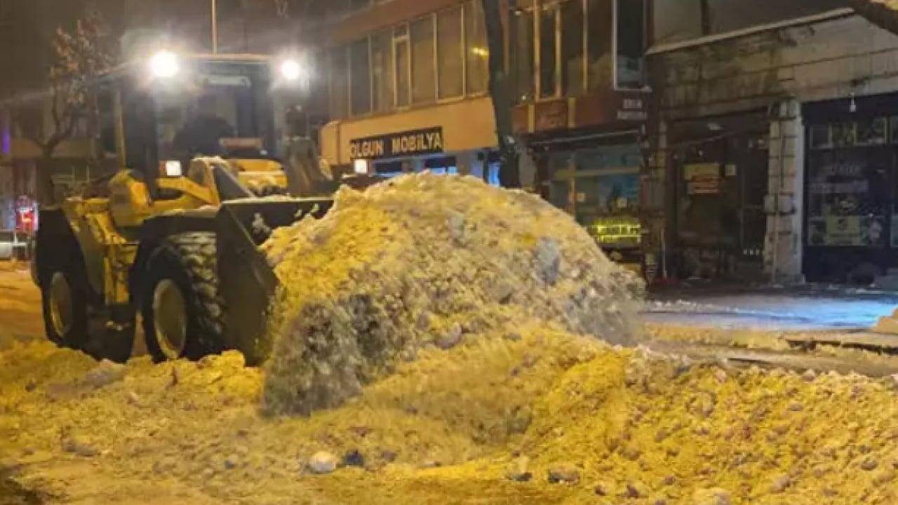 Foto - 500 kamyon kullanıldı! 3 günde şehir dışına taşındı!