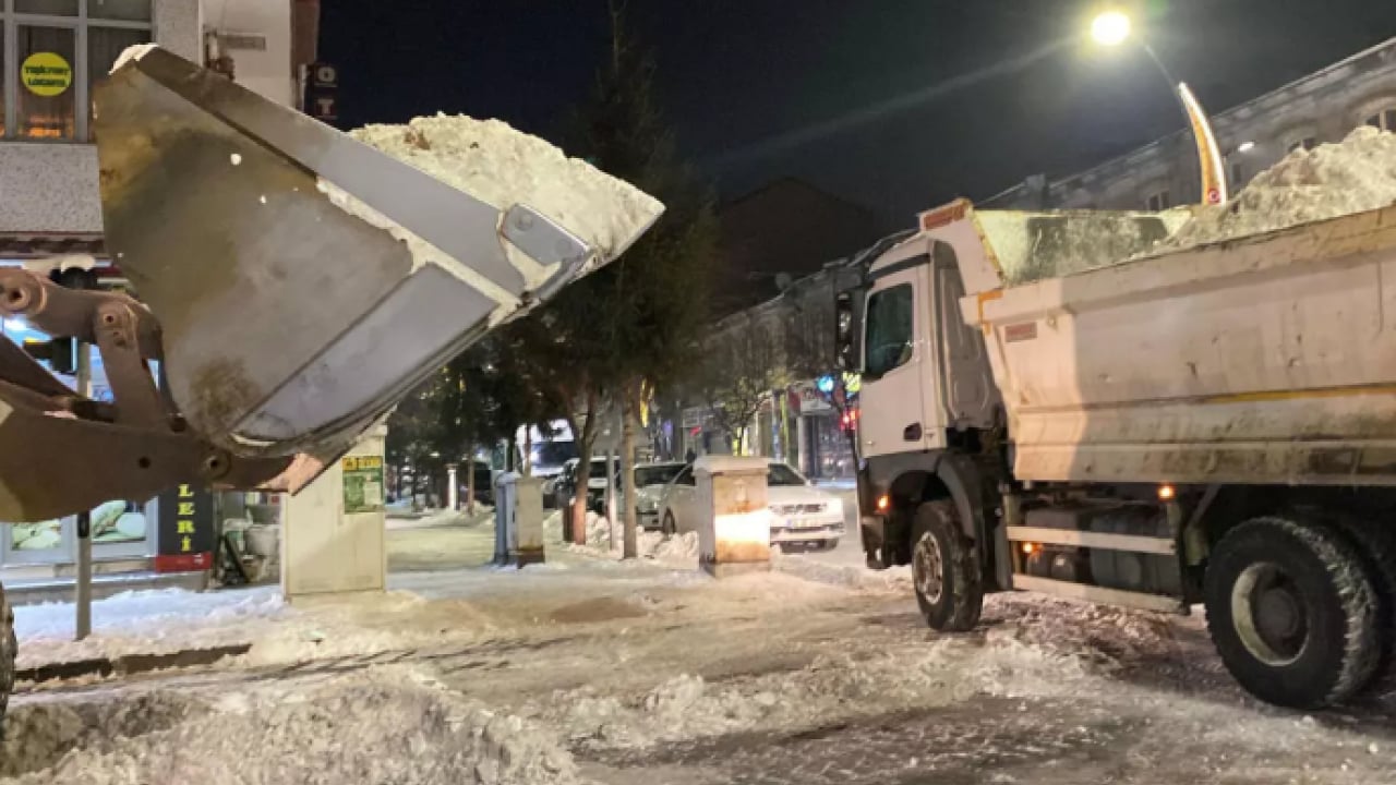 500 kamyon kullanıldı! 3 günde şehir dışına taşındı!