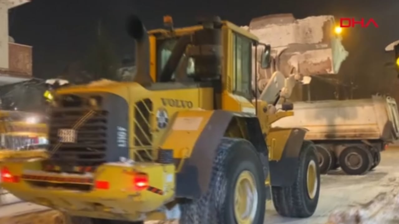 Foto - 500 kamyon kullanıldı! 3 günde şehir dışına taşındı!