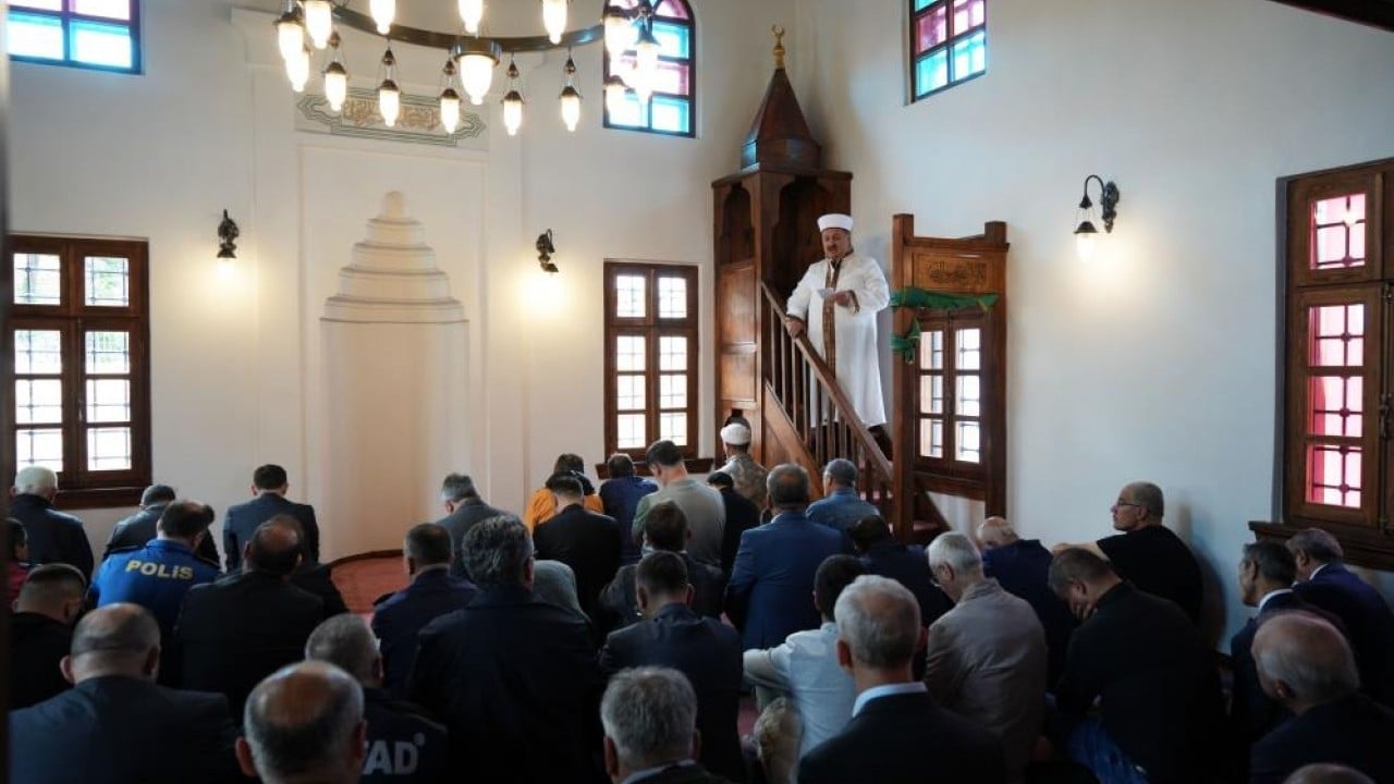 Foto - 500 yıllık tarihi cami Cuma namazı ile cemaatine kavuştu
