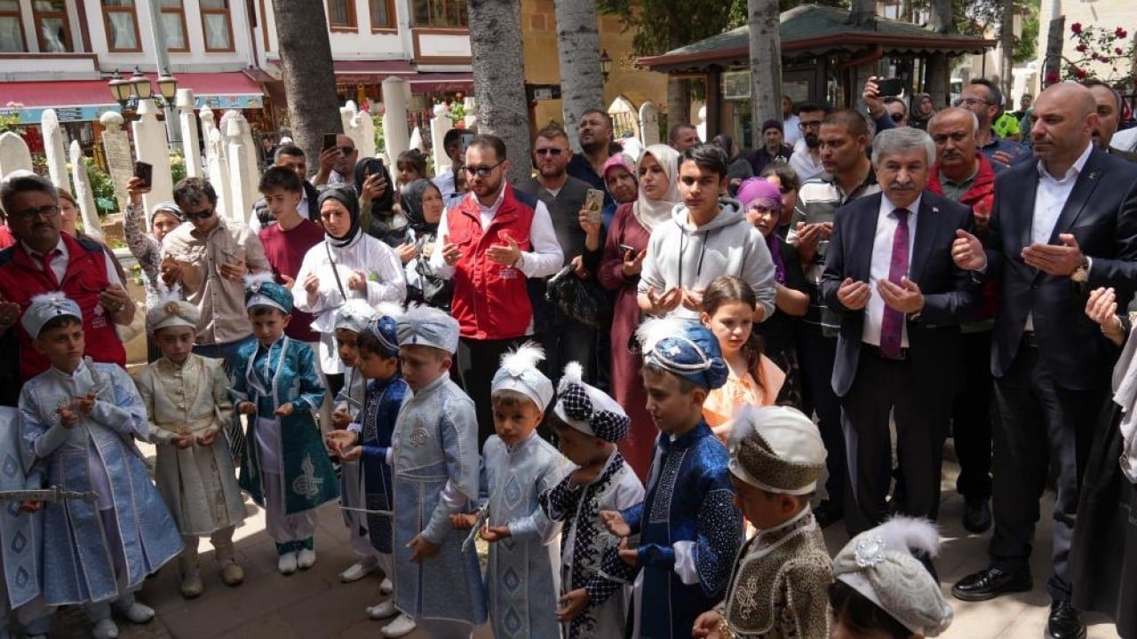 Foto - 530 Yıllık vakıf geleneği ihtiyaç sahibi ve yetim 28 çocuk sünnet ettirildi