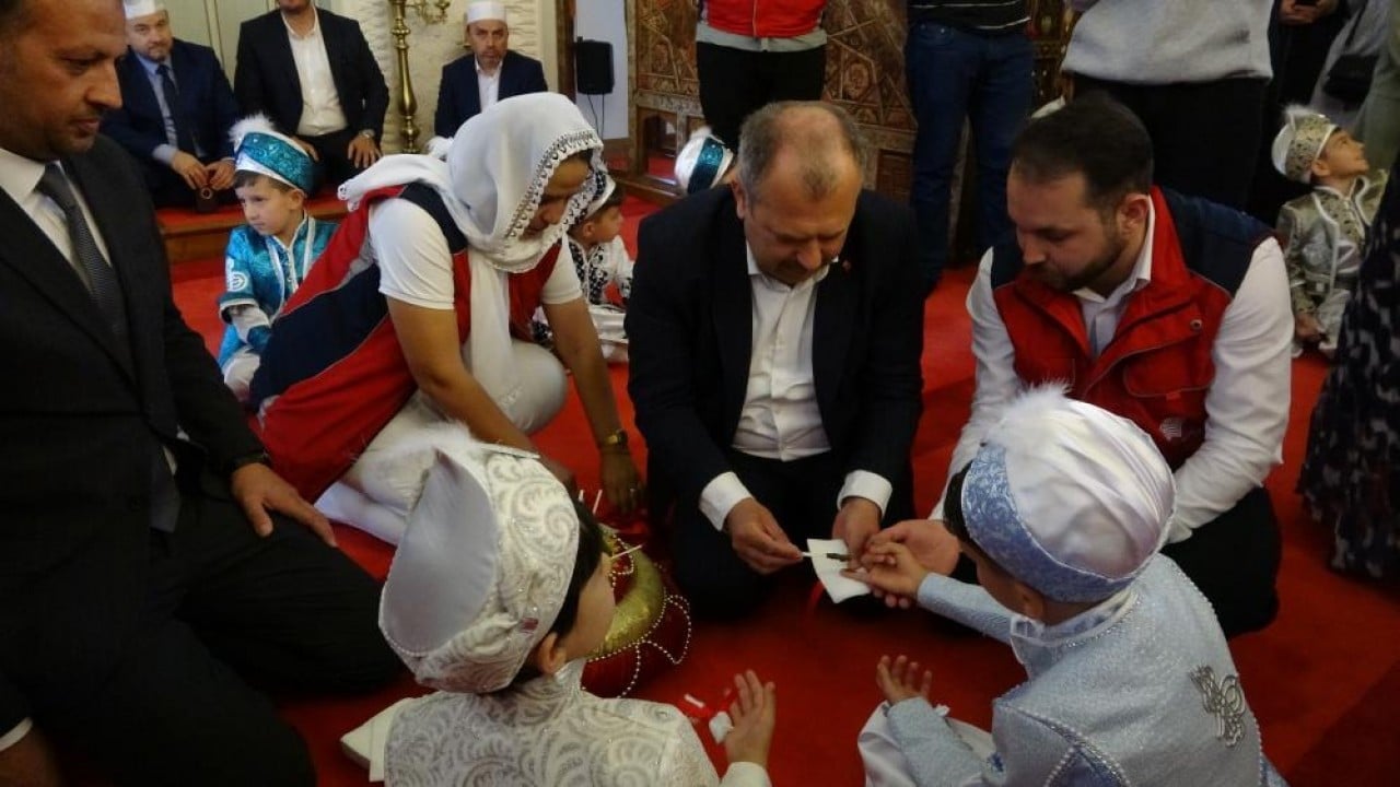 Foto - 530 Yıllık vakıf geleneği ihtiyaç sahibi ve yetim 28 çocuk sünnet ettirildi