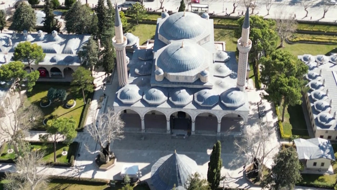 Foto - 540 yıllık caminin kapısındaki gizem! Tavan süslerindeki o baykuş ne anlama geliyor?