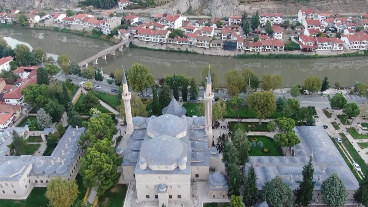 Foto - 540 yıllık caminin kapısındaki gizem! Tavan süslerindeki o baykuş ne anlama geliyor?