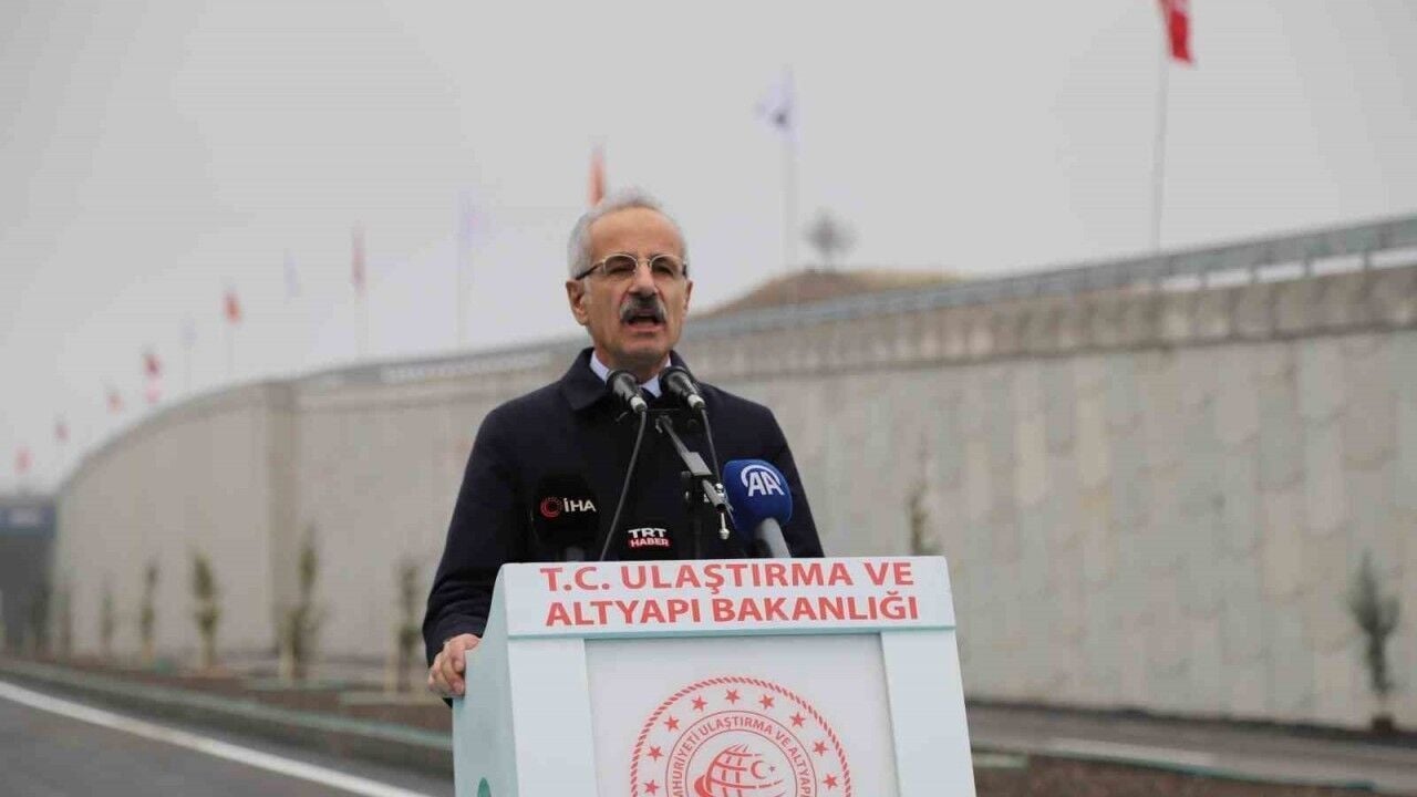 Foto - 6 saatlik yolculuk 2 saate düşüyor! Ulaştırma Bakanı müjdeyi verdi: Yılda 3 milyon yolcu taşınacak