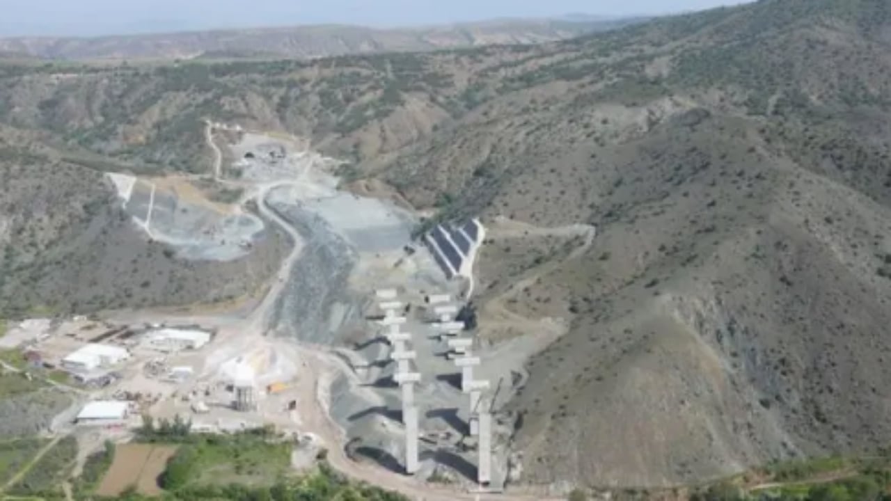 Foto - 6 saatlik yolculuk 2 saate düşüyor! Ulaştırma Bakanı müjdeyi verdi: Yılda 3 milyon yolcu taşınacak