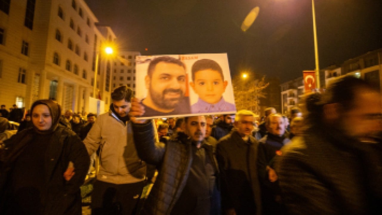 Foto - 6 Şubat felaketinin yıl dönümünde 11 ilde sessiz anma