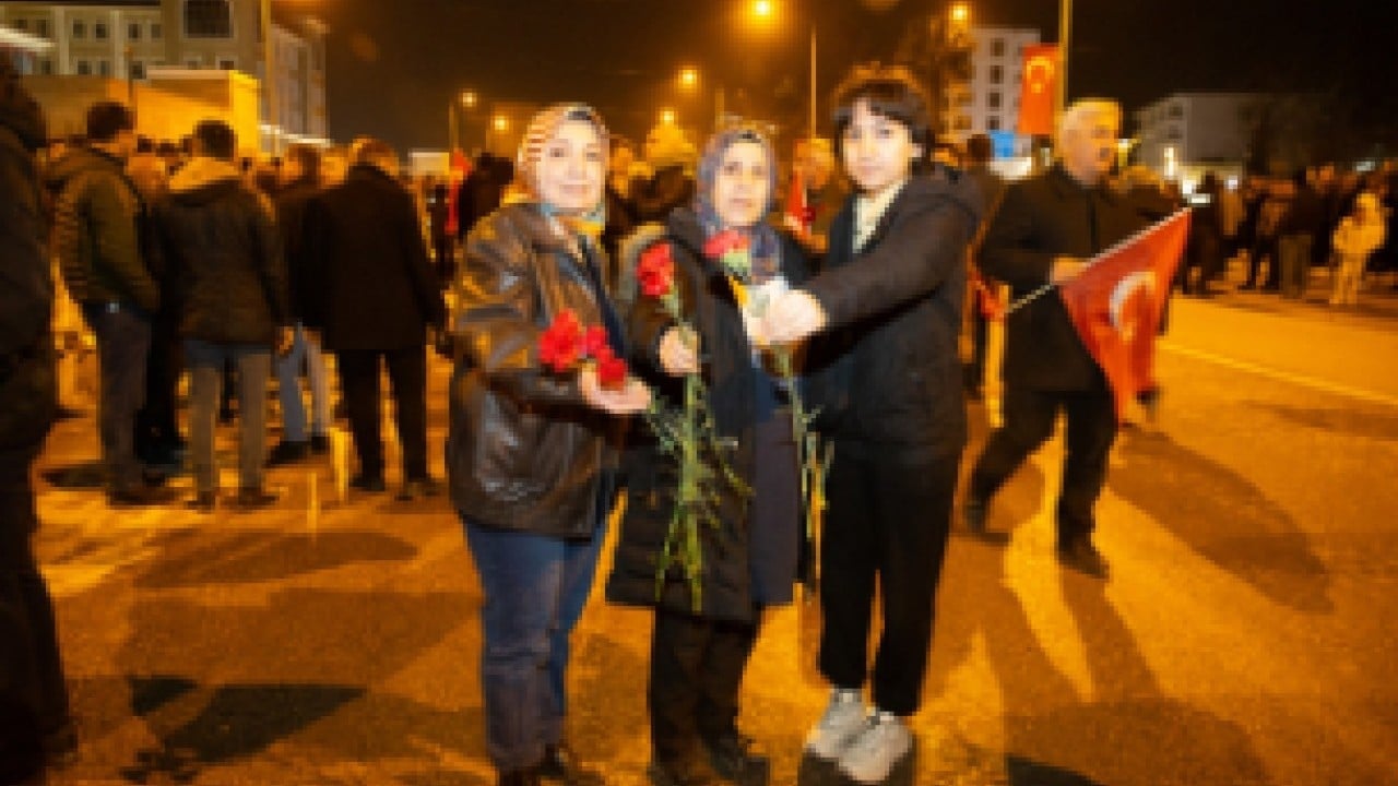 Foto - 6 Şubat felaketinin yıl dönümünde 11 ilde sessiz anma