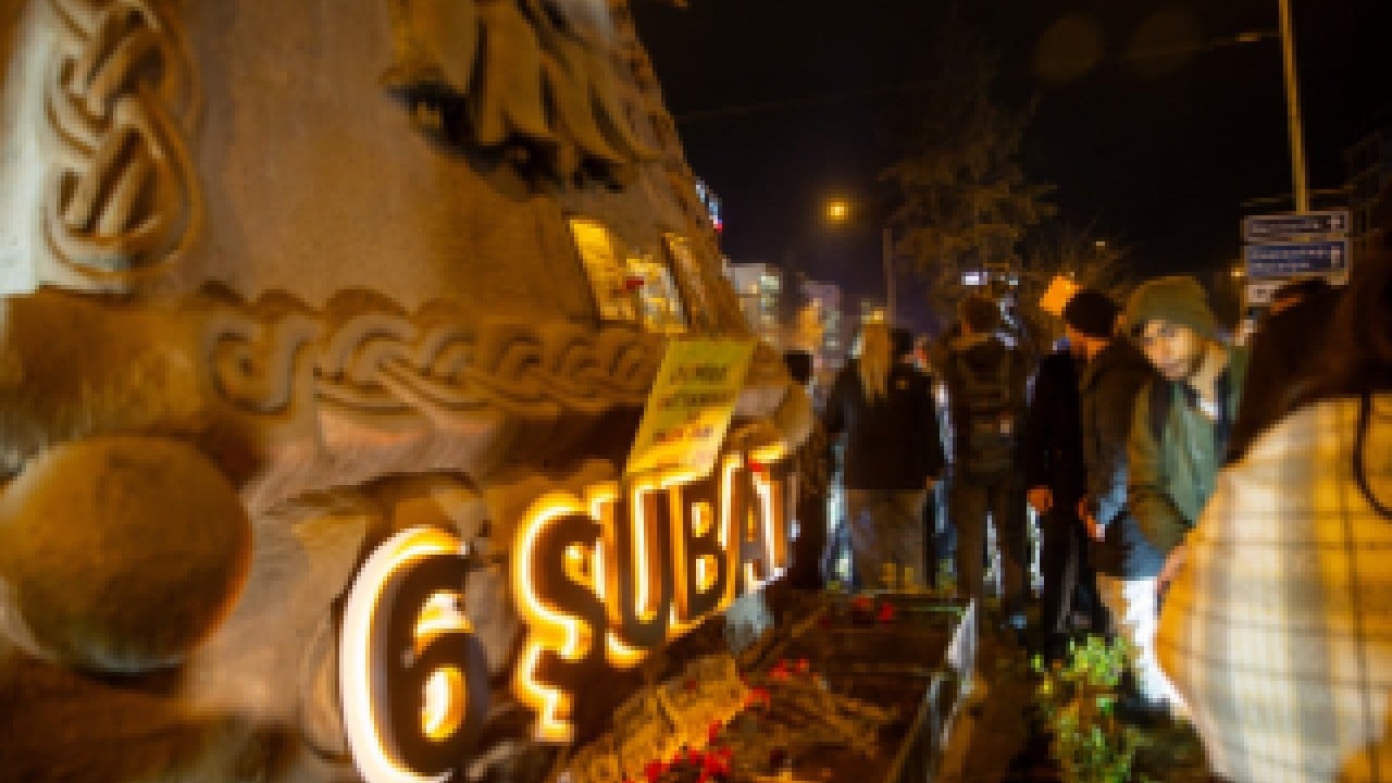 Foto - 6 Şubat felaketinin yıl dönümünde 11 ilde sessiz anma