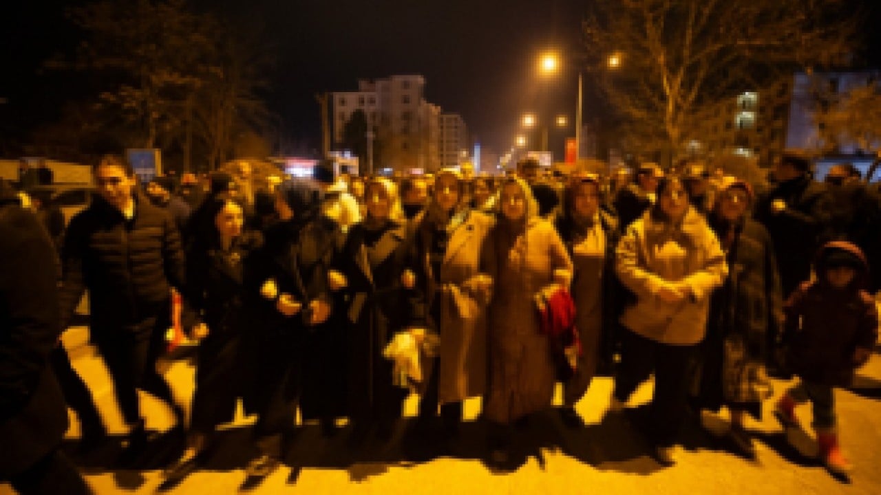 Foto - 6 Şubat felaketinin yıl dönümünde 11 ilde sessiz anma