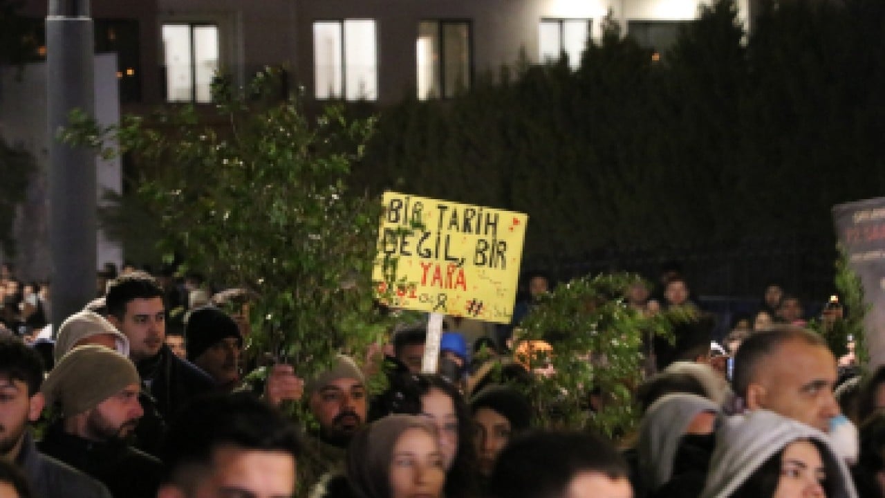 Foto - 6 Şubat felaketinin yıl dönümünde 11 ilde sessiz anma