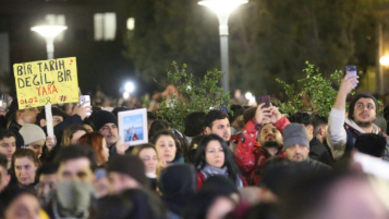 Foto - 6 Şubat felaketinin yıl dönümünde 11 ilde sessiz anma