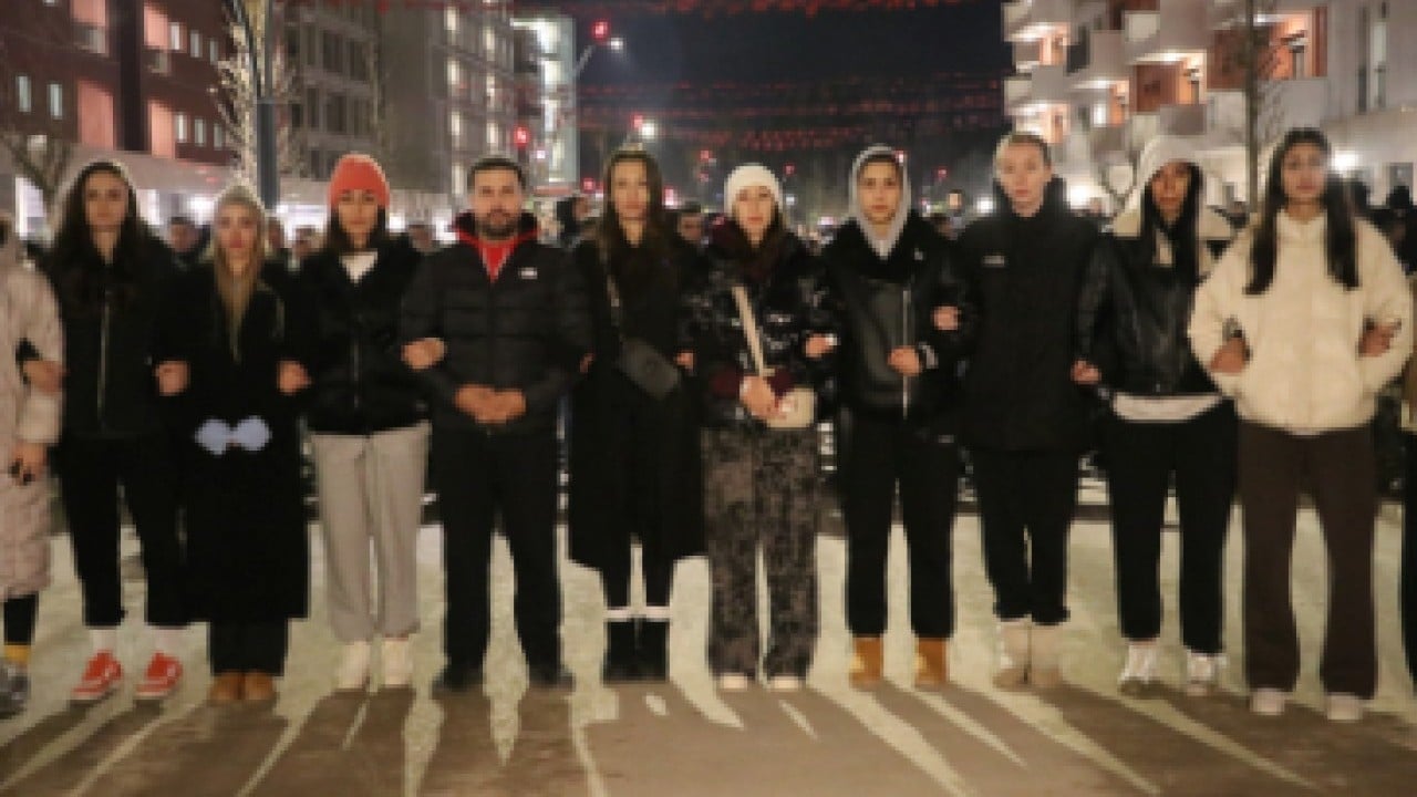 Foto - 6 Şubat felaketinin yıl dönümünde 11 ilde sessiz anma