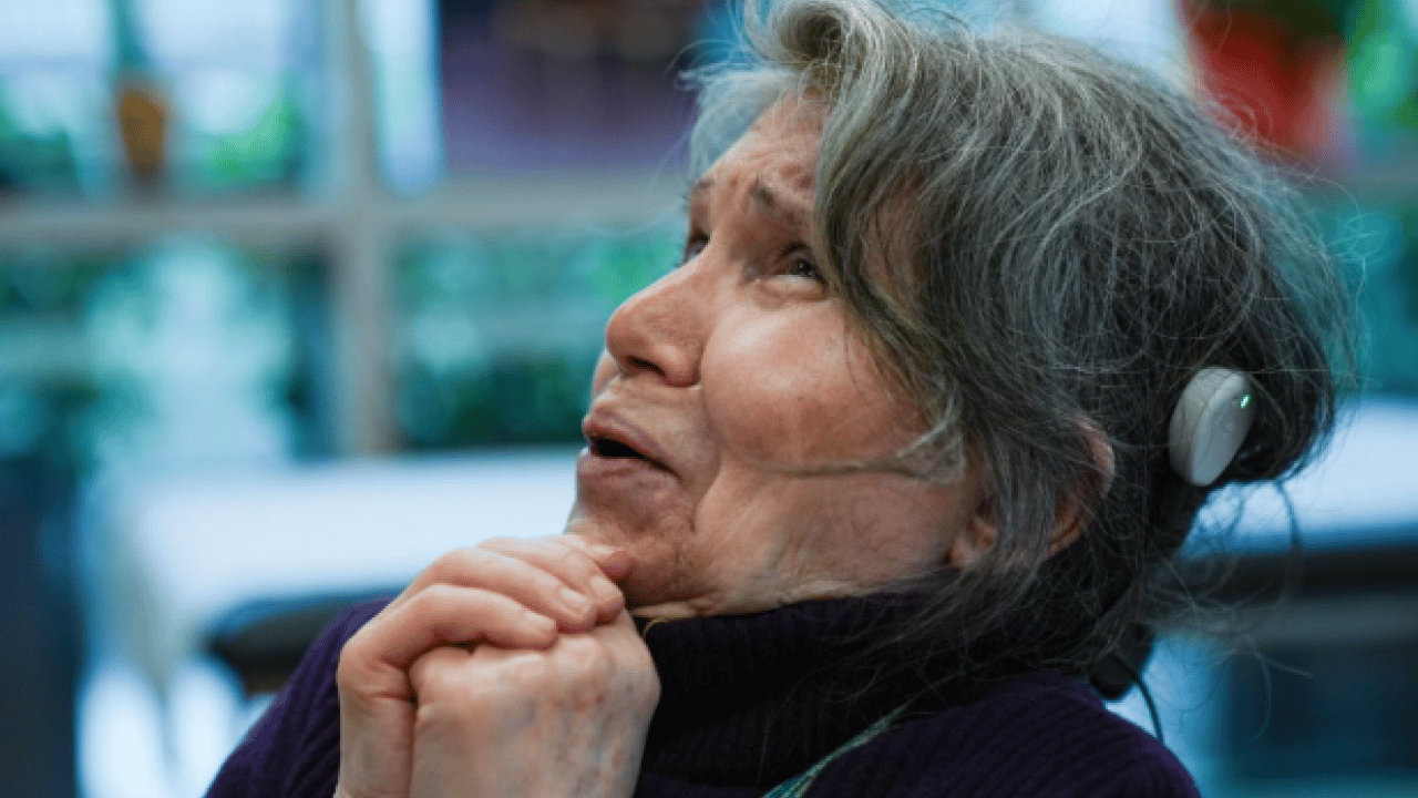 6 yaşında başlayan çile 72 yaşında bitti: Batı Türker, yeniden duyma sevinci yaşadı