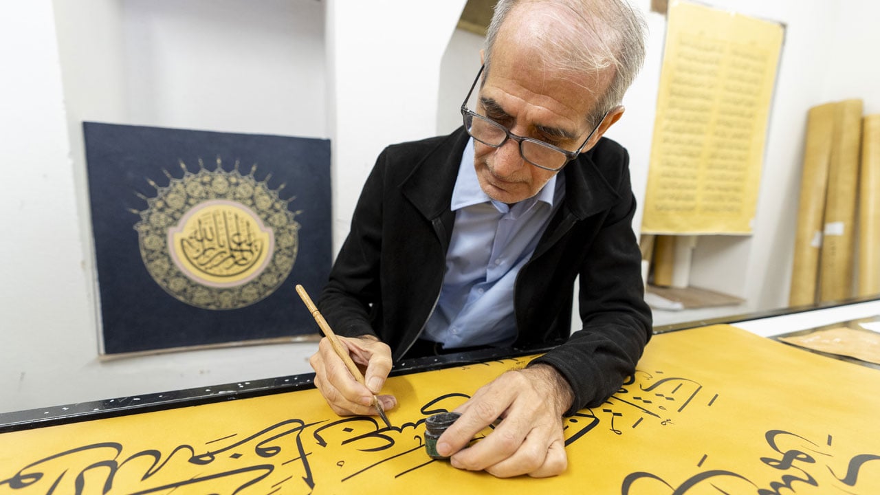 Foto - 6 yıllık sabır, 4 metrelik eser! İşte Dünyanın en büyük el yazması Kur’an-ı Kerim’i