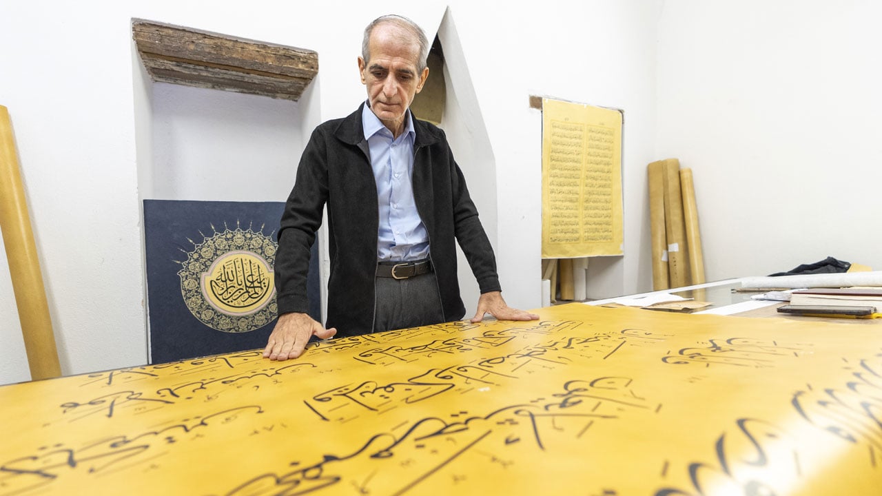 Foto - 6 yıllık sabır, 4 metrelik eser! İşte Dünyanın en büyük el yazması Kur’an-ı Kerim’i