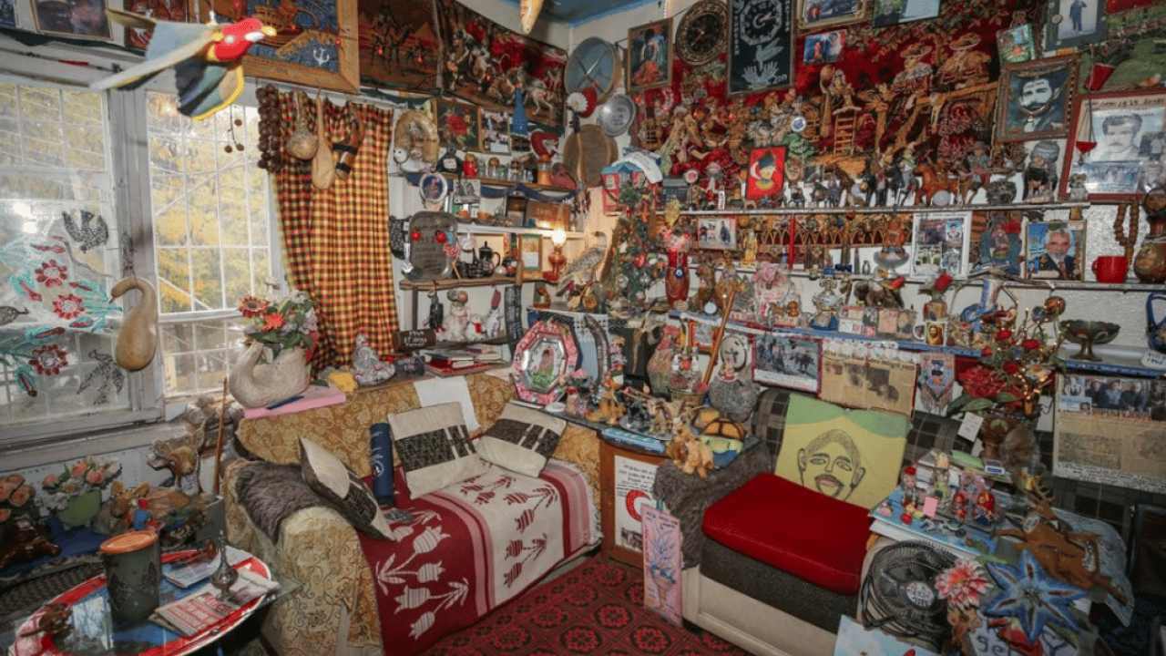 Foto - 60 yıllık hediyelikleri ve bir odaya sığdırdı! Kazım Amca’nın ilginç hikayesi