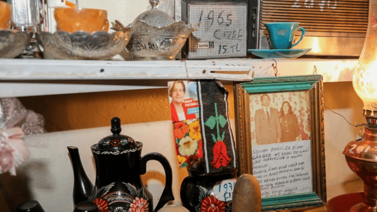 Foto - 60 yıllık hediyelikleri ve bir odaya sığdırdı! Kazım Amca’nın ilginç hikayesi
