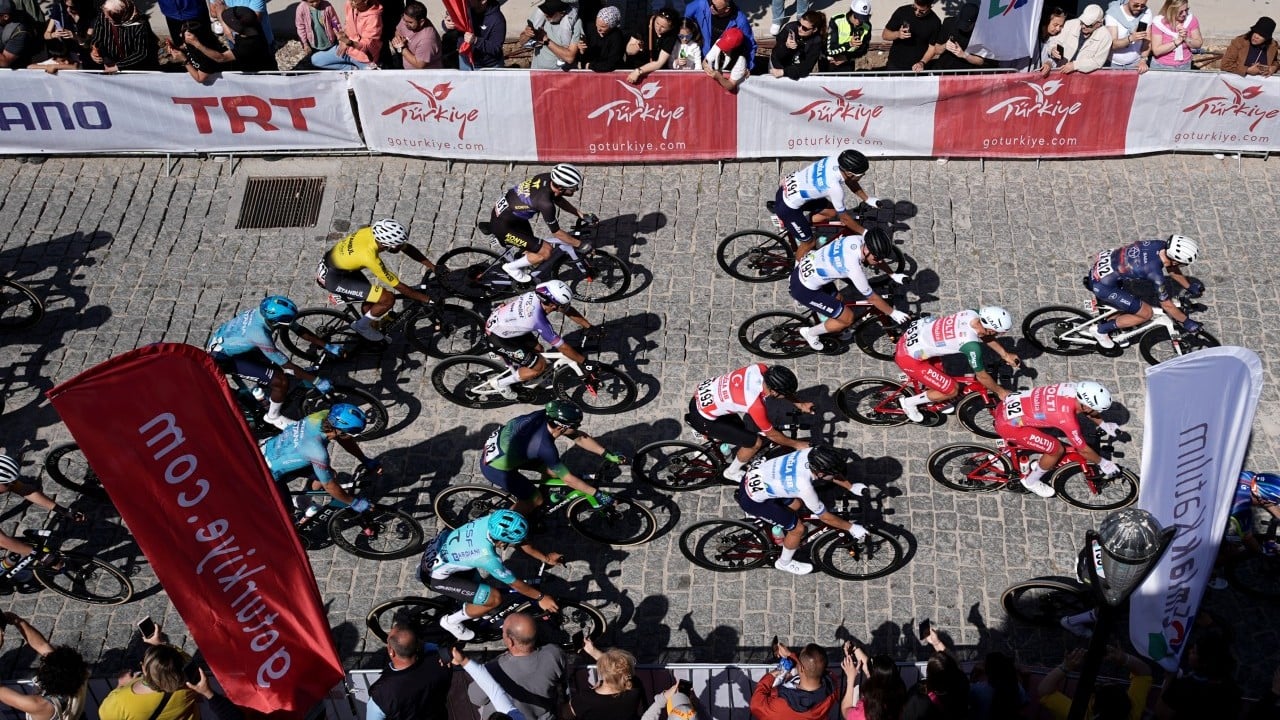 Foto - 61. Cumhurbaşkanlığı Türkiye Bisiklet Turu, Çeşme-Selçuk etabında kazanan Tom Crabbe...