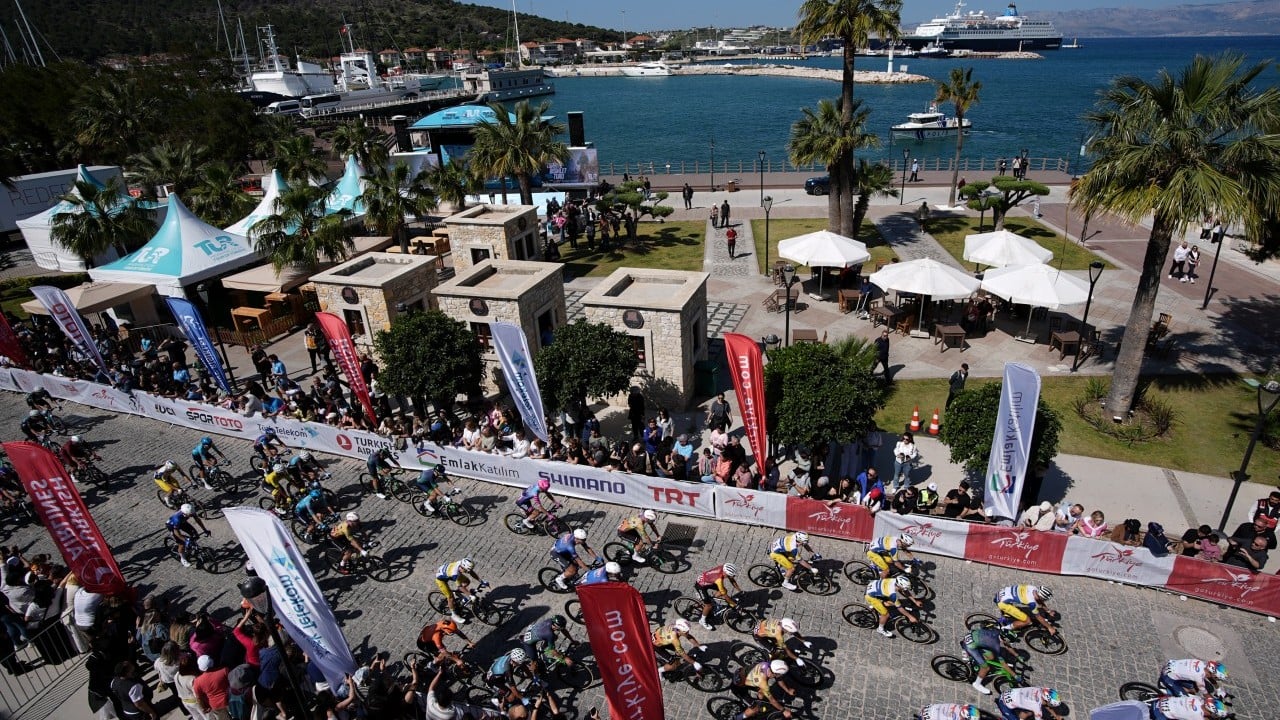 Foto - 61. Cumhurbaşkanlığı Türkiye Bisiklet Turu, Çeşme-Selçuk etabında kazanan Tom Crabbe...