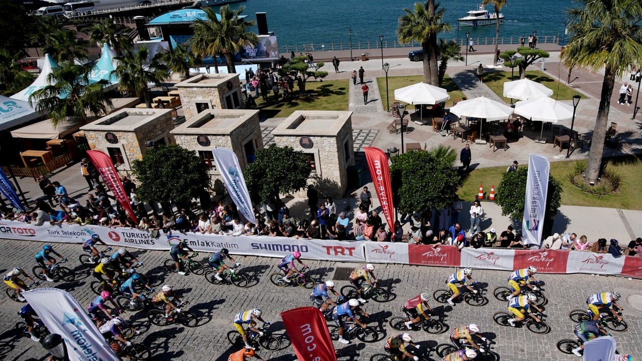 Foto - 61. Cumhurbaşkanlığı Türkiye Bisiklet Turu, Çeşme-Selçuk etabında kazanan Tom Crabbe...