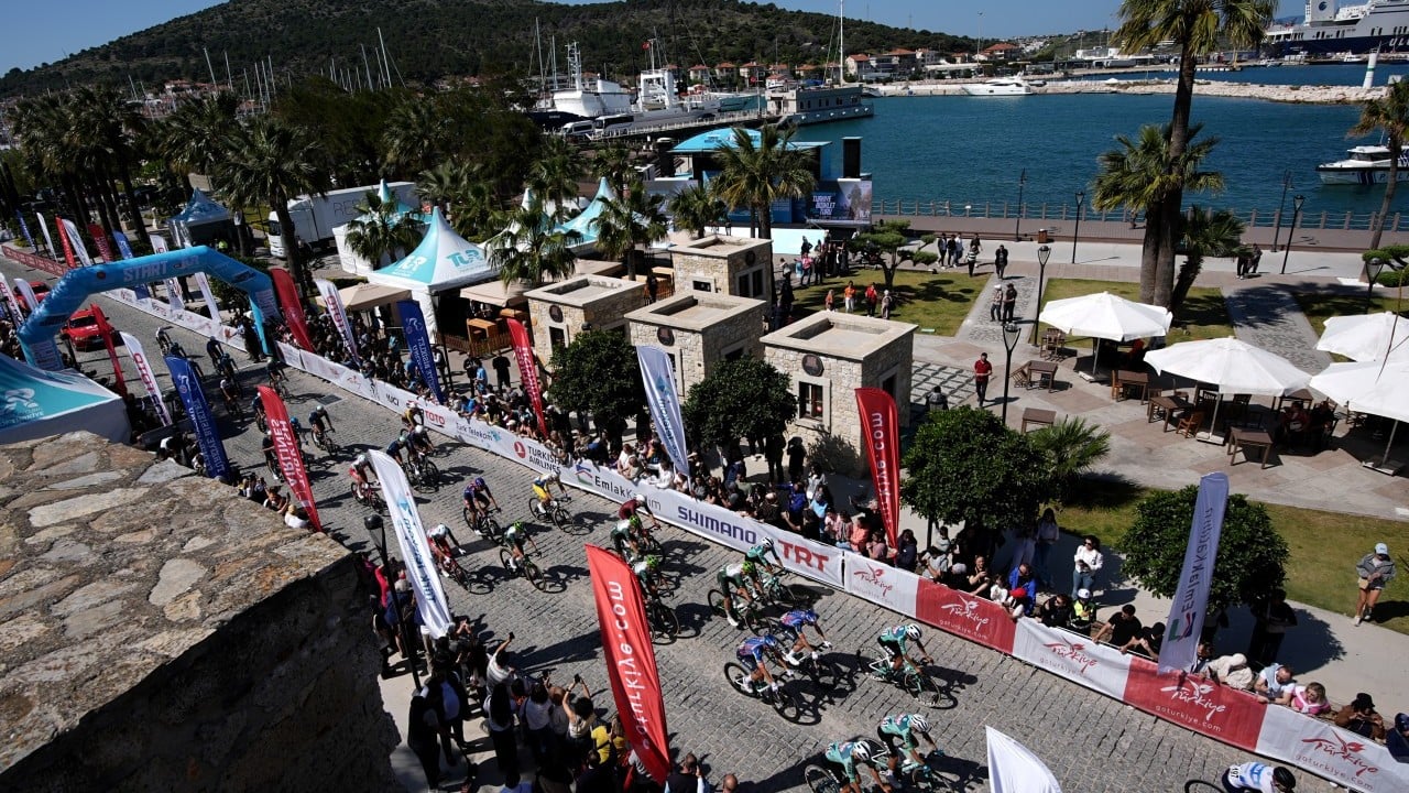 Foto - 61. Cumhurbaşkanlığı Türkiye Bisiklet Turu, Çeşme-Selçuk etabında kazanan Tom Crabbe...