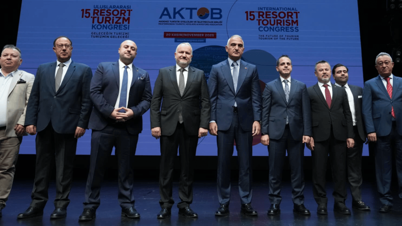 Foto - 64 milyar dolar gelire emin adımlarla gidiyoruz... Türkiye sürdürülebilir turizmde dünya lideri: Bakan Ersoy: Kış sübvanseleri yeniden devrede