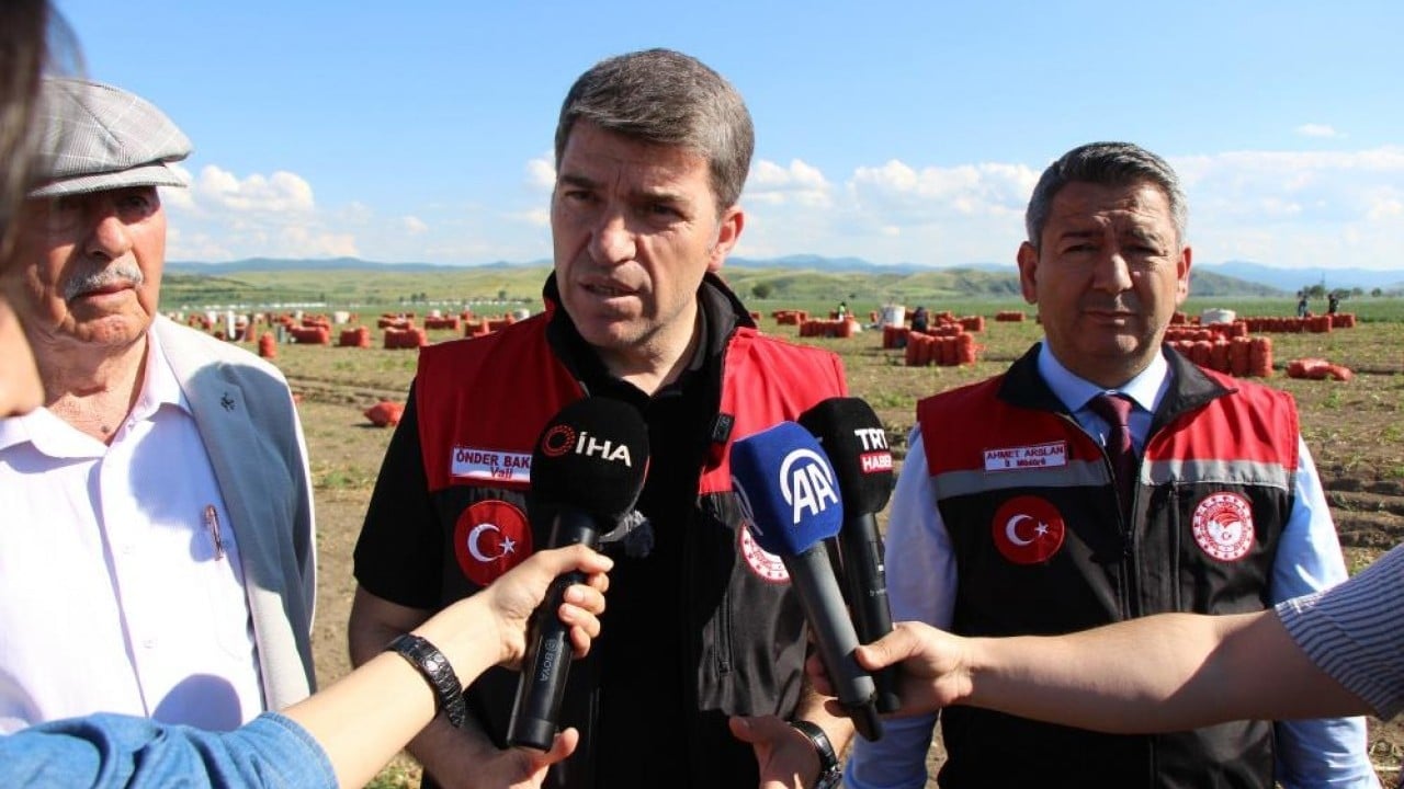 Foto - 65 bin dekardan ürün alındı Soğanın kaynağında hasat başladı