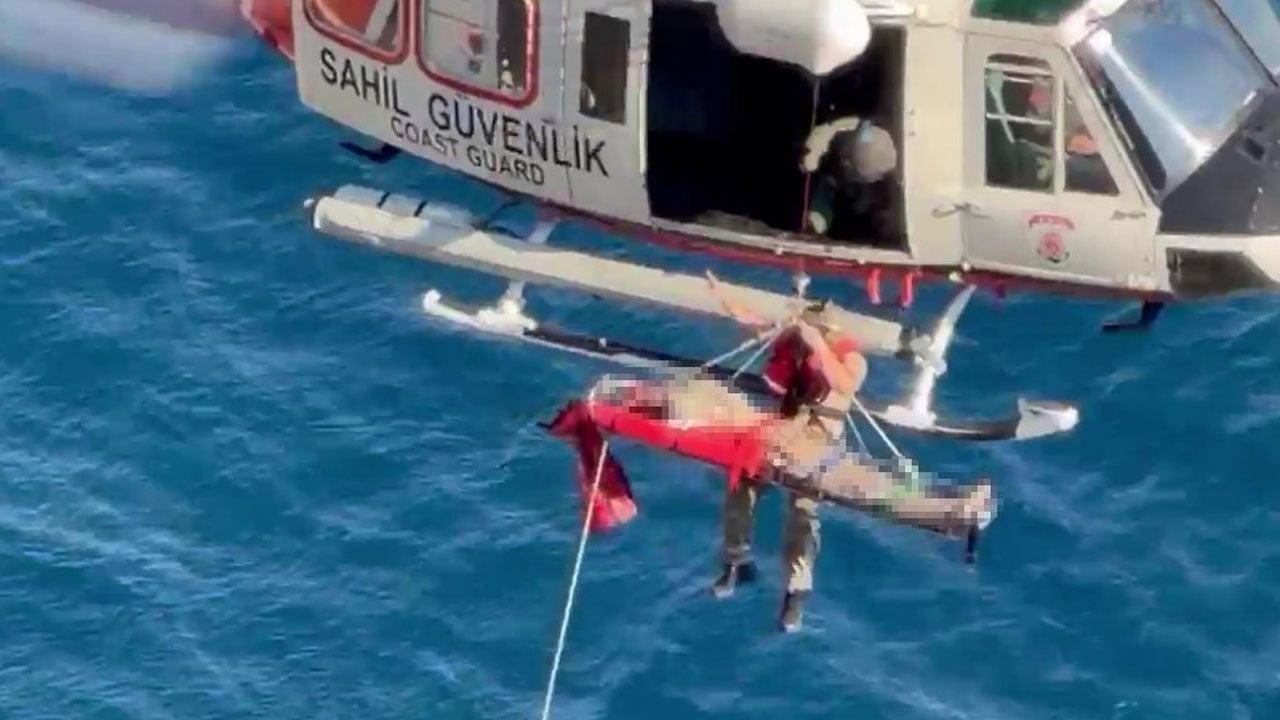 7 saatlik operasyonla çıkarıldı ama... Otomobiliyle denize uçtu
