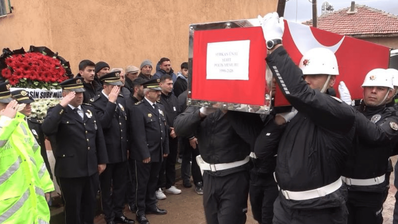 Foto - 7 yaşındaki İdris Bartu'nun acı vedası: Şehit babaya son dokunuş