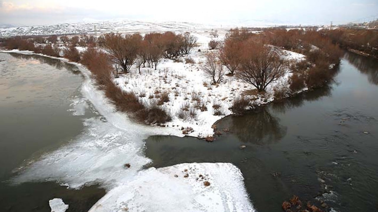Foto - 728 yıllık tarihi köprüye beyaz çok yakıştı