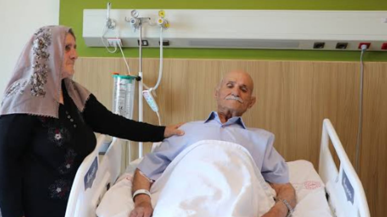 Foto - 77 yaşında 10 saatlik ameliyata girdi! Karaciğerinden 13 santimetre tümör çıkarıldı