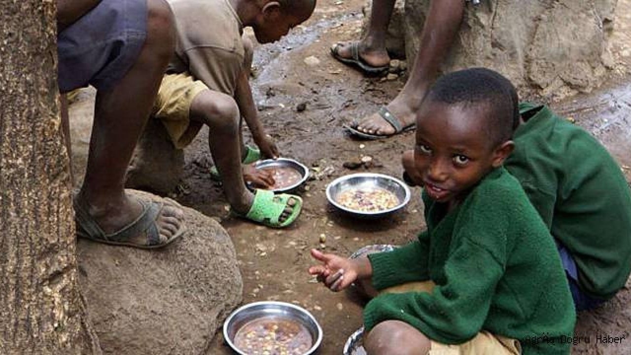 Foto - 7,8 milyon kişi açlık kriziyle karşı karşıya Dünya izlerken çocuklar can veriyor