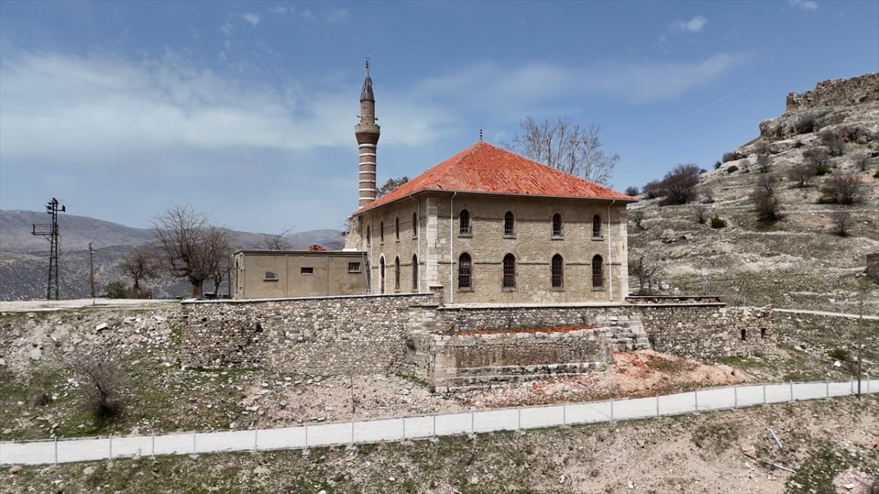 8 asırlık Alaaddin Camisi zamana direniyor! Selçuklu mimarisinin en özgün örneklerinden biri