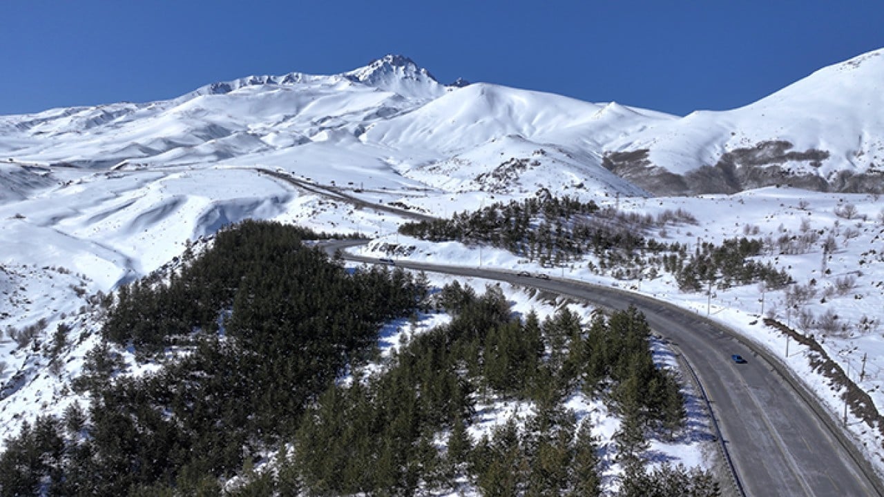 Foto - 8 bin futbol sahası büyüklüğünde Erciyes dağı'nda 7 milyon fidan toprakla buluştu
