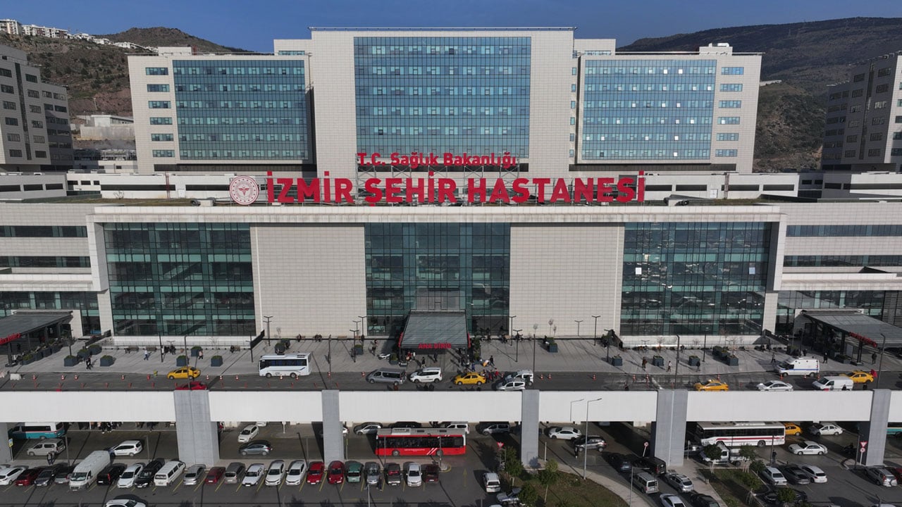 Foto - 8 milyon vatandaş akın etti! Takız CHP’ye rağmen İzmir’e dev sağlık hizmeti