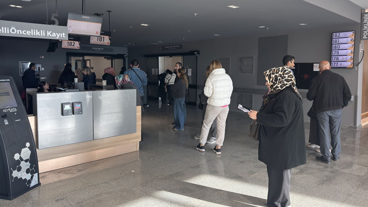 Foto - 8 milyon vatandaş akın etti! Takız CHP’ye rağmen İzmir’e dev sağlık hizmeti