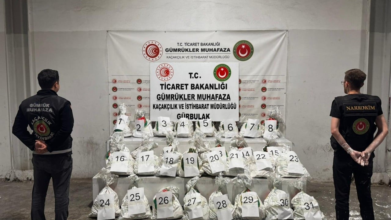 Foto - 8 milyonluk ilaç ve uyuşturucu yakalandı! Mersin ve Ağrı’da kaçakçılara darbe