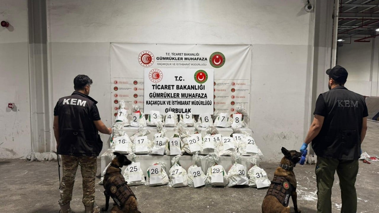 Foto - 8 milyonluk ilaç ve uyuşturucu yakalandı! Mersin ve Ağrı’da kaçakçılara darbe