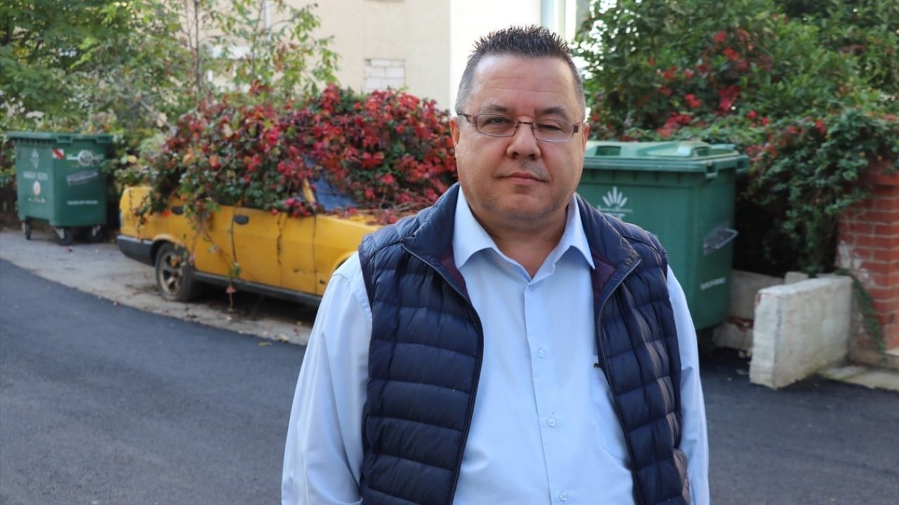 Foto - 8 yıldır park halindeydi! İşte sarmaşıklı otomobilin hikâyesi…