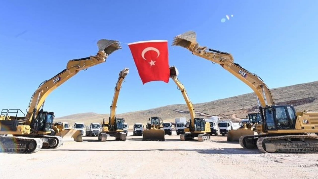 Foto - 800 milyon TL’lik dev yatırım hizmette! Asfalt yollarla bölge ihya olacak