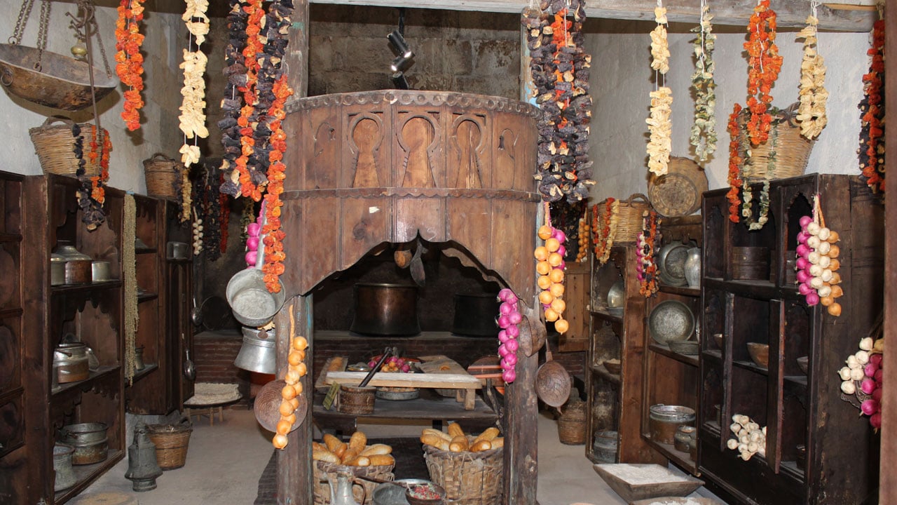 Foto - 800 yıllık Sultanhanı’na yoğun ilgi! Türk dizileri turistlerin rotasını değiştirdi