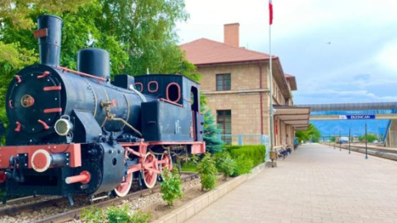 Foto - 87 yıldır ayakta! Büyük Erzincan depremine direnen tek yapı