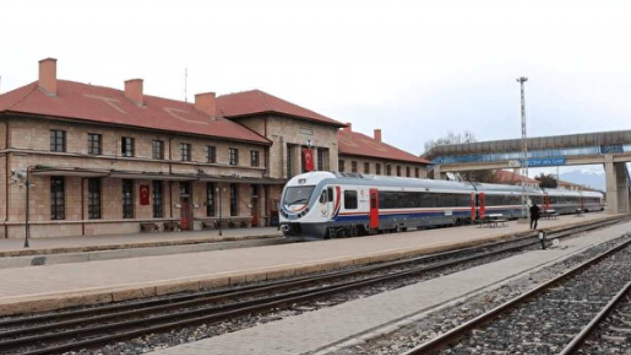 Foto - 87 yıldır ayakta! Büyük Erzincan depremine direnen tek yapı