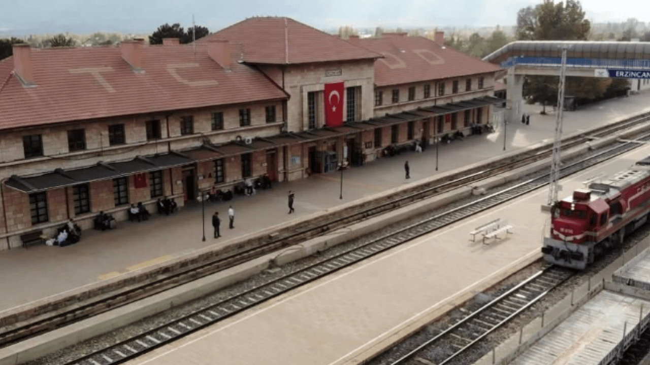 Foto - 87 yıldır ayakta! Büyük Erzincan depremine direnen tek yapı