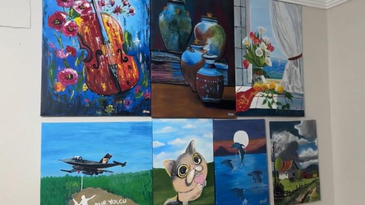 Foto - 9 yaşında başladı, sergilerle taçlandı: Otizmli Okan’ın renklerle kurduğu dünya herkese ilham oluyor