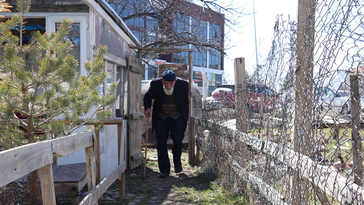 Foto - 99 yaşında ama yerinde duramıyor! ‘Kaya Dede’ enerjisiyle gençleri kıskandırıyor