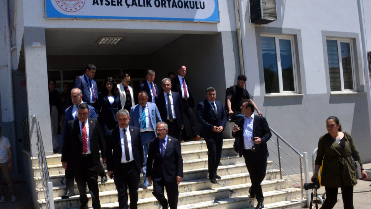 Foto - 9’u öğrenci 10 kişi hayatını kaybetmişti! Tüyleri diken diken eden ziyaret!