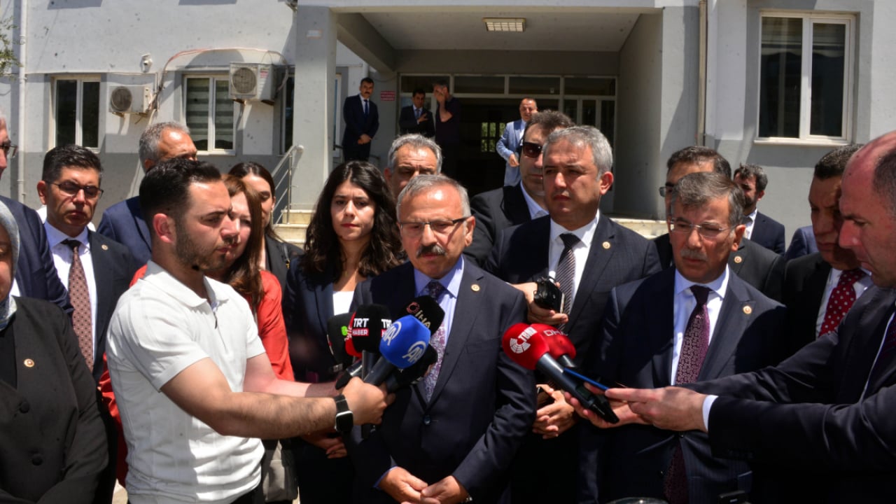 Foto - 9’u öğrenci 10 kişi hayatını kaybetmişti! Tüyleri diken diken eden ziyaret!